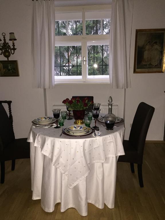 Exquisites Gartenapartment in eleganter Jugendstilvilla Viena Habitación foto